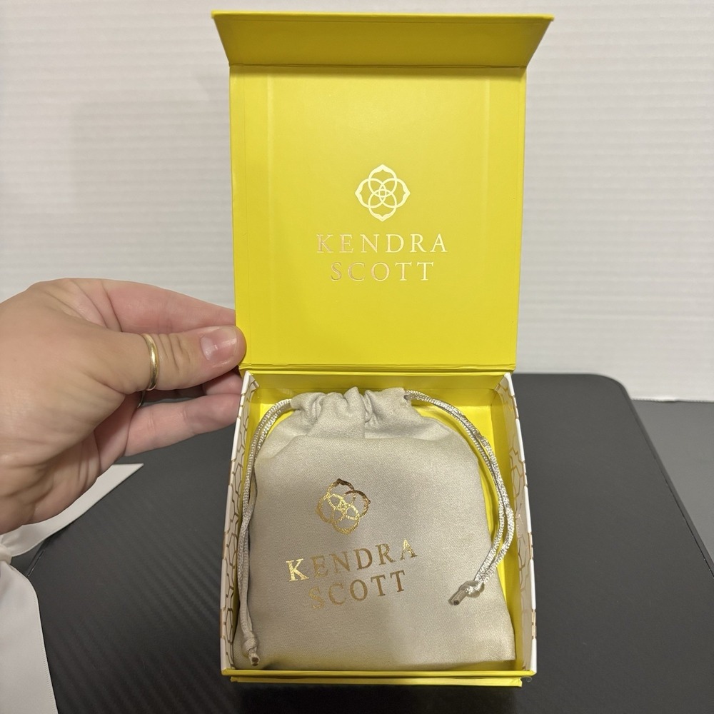 Kendra Scott Piper Pendant Necklace Gold Blue Lapis NWT $65    POUCH And Box - Picture 2 of 9